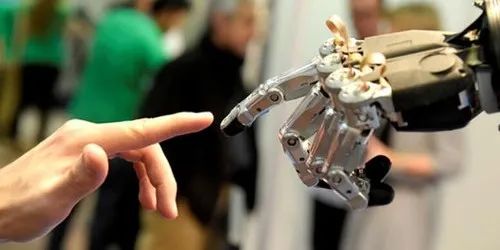 对大模型微调后竟能超越ChatGPT！只需要让模型模拟真实的人类交互！-JieYingAI捷鹰AI