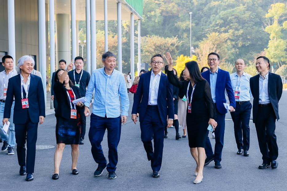 通义千问_房地产物权-物权法百问通_巴义巴义哦哦哦哦是什么歌