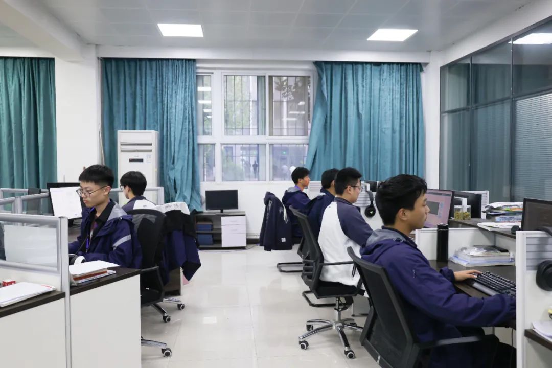 web前端开发自学_自学前端开发书籍有哪些_自学前端开发找不到工作