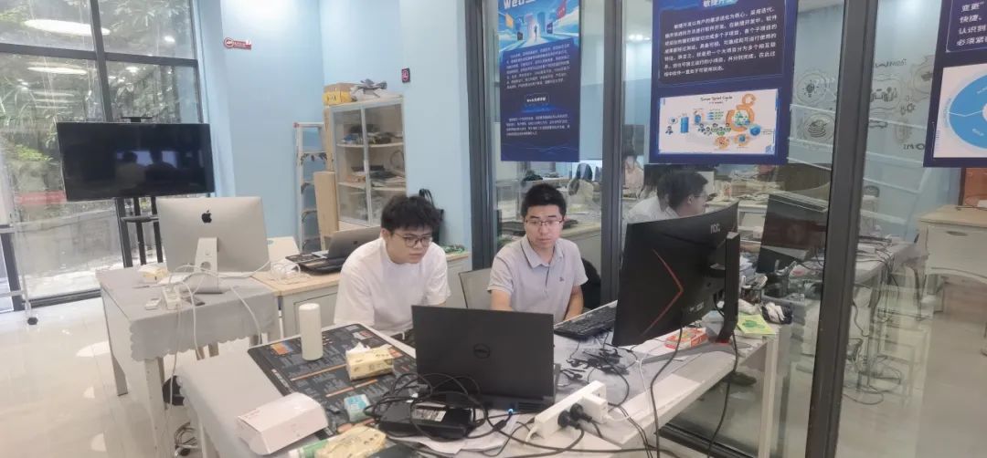 前端响应式实现_前端响应式开发_前端响应开发式是什么