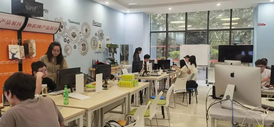 前端响应式实现_前端响应式开发_前端响应开发式是什么