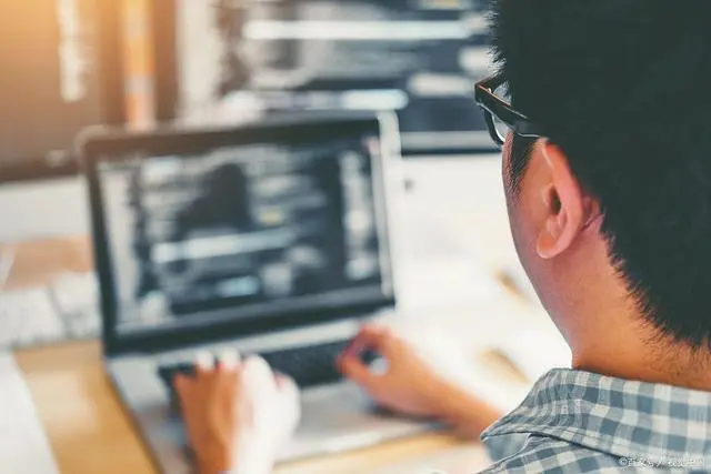 Linux 运维与云计算的不同之处-JieYingAI捷鹰AI