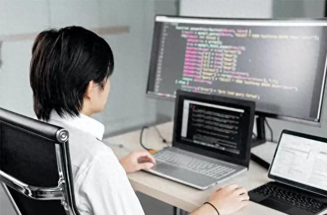 前端开发和后端开发-JieYingAI捷鹰AI