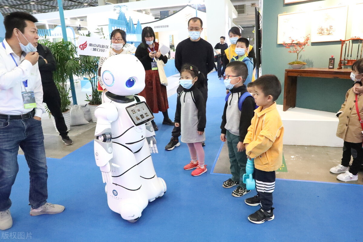 计算机专业的本科生在前端、后端、测试和运维之间该如何选择-JieYingAI捷鹰AI