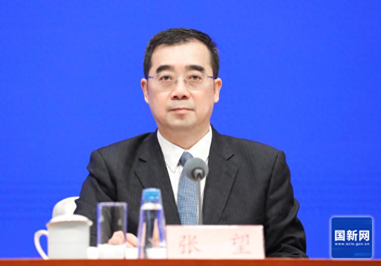 国家数据局：将公共数据授权运营纳入重大事项决策程序，建立规范的授权运营实施机制-JieYingAI捷鹰AI