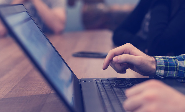 后台运维岗位职责-JieYingAI捷鹰AI