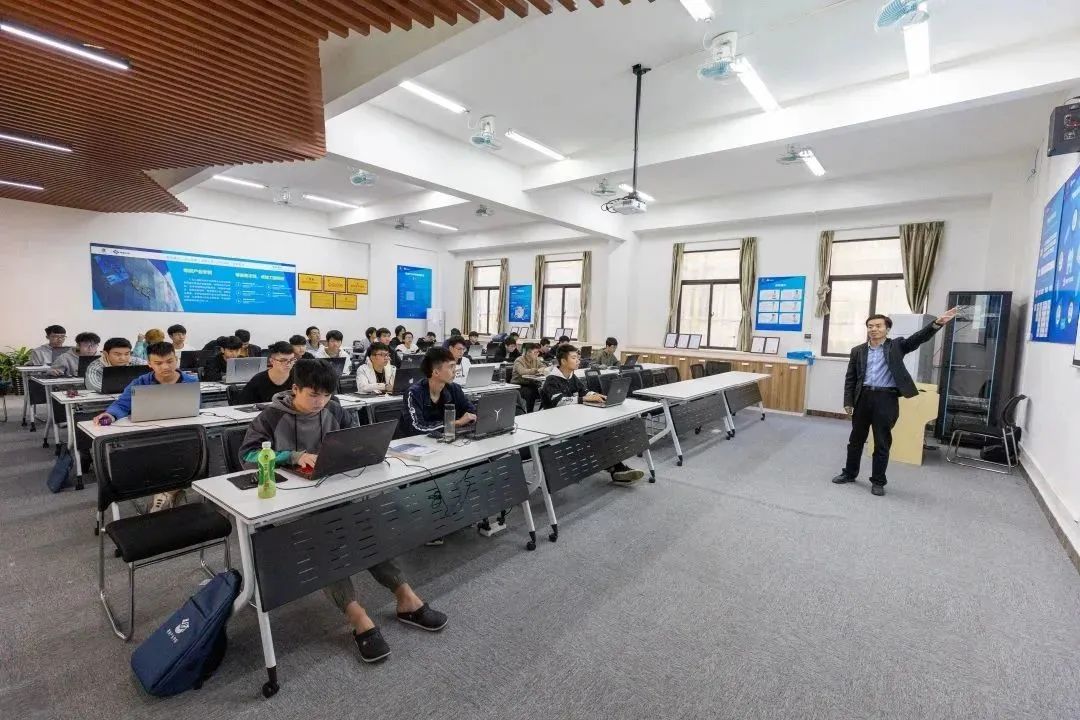 前端特效框架有哪些_前端特效框架是什么_前端特效框架